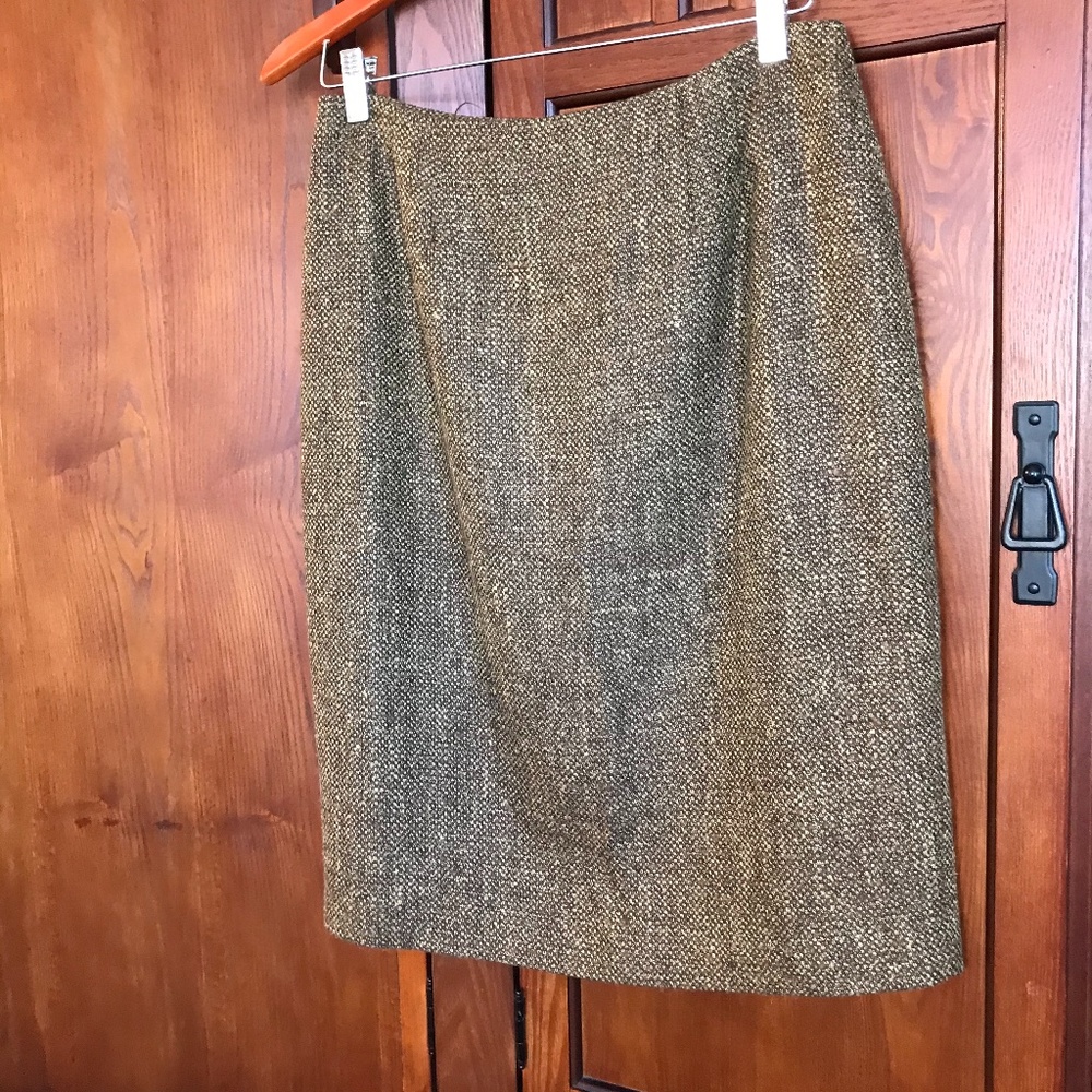 Tweed Skirt, Sz10.                           DP-01